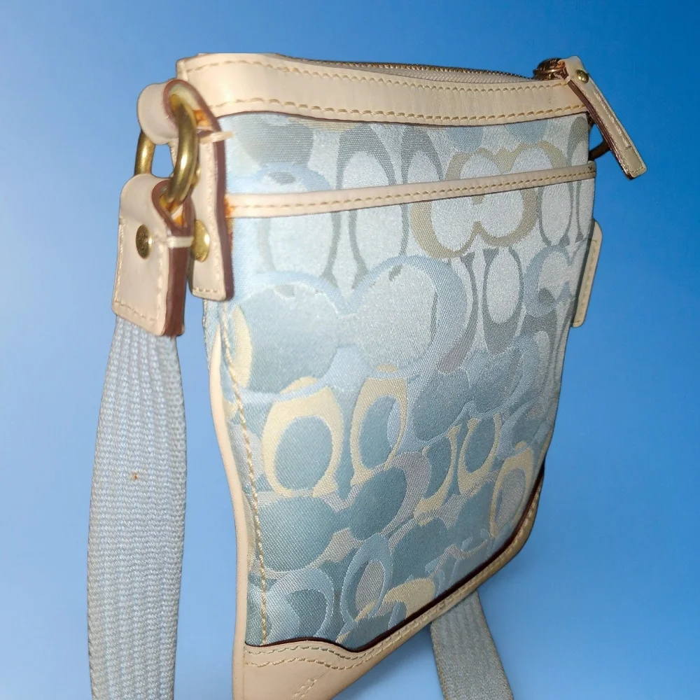 COACH OPTIC SIGNATURE SWINGPACK